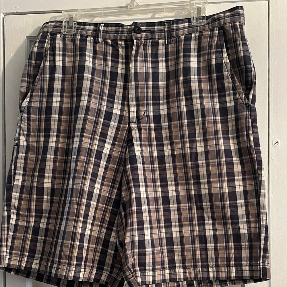 Covington Men's Plaid Shorts in Black and Tan